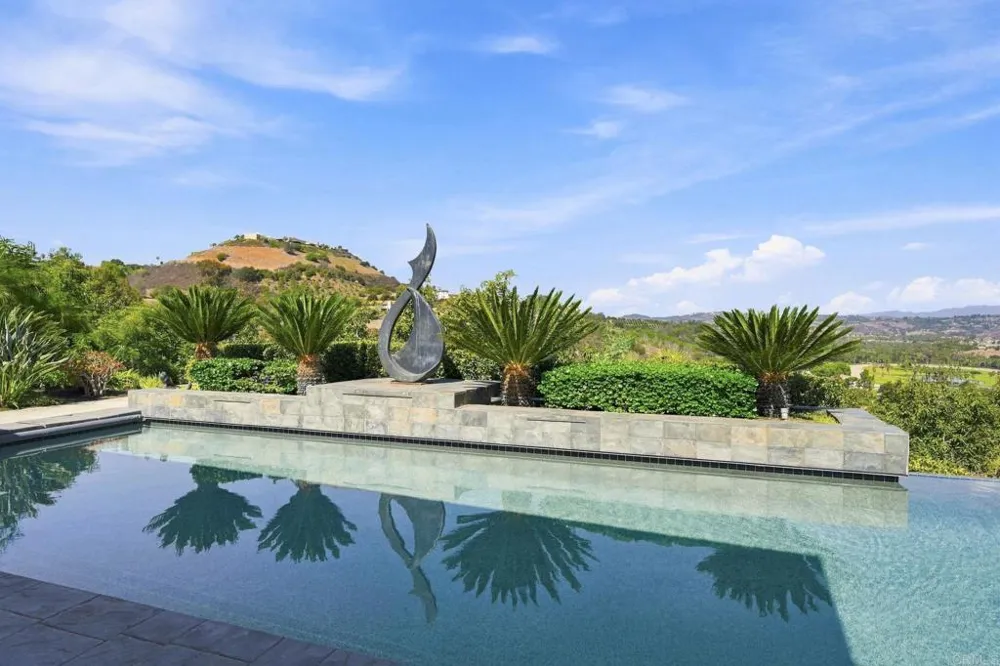 30306 Via Maria Elena Bonsall, CA 92003