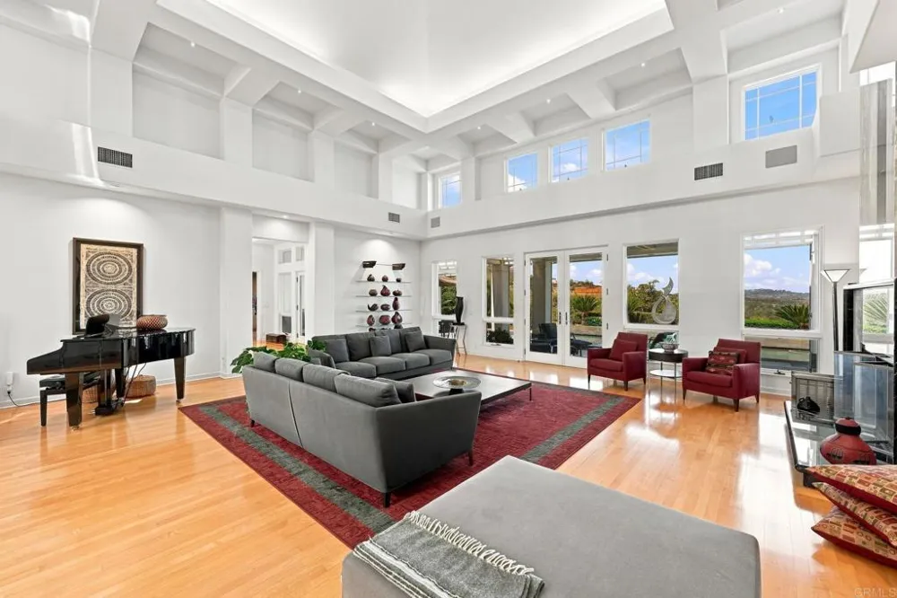 30306 Via Maria Elena Bonsall, CA 92003