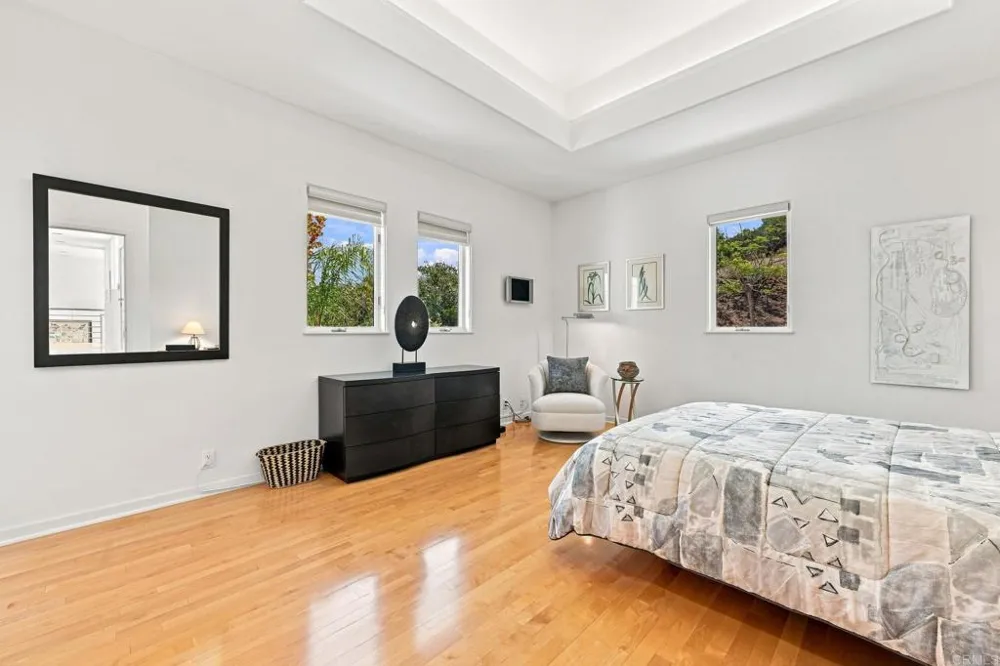 30306 Via Maria Elena Bonsall, CA 92003