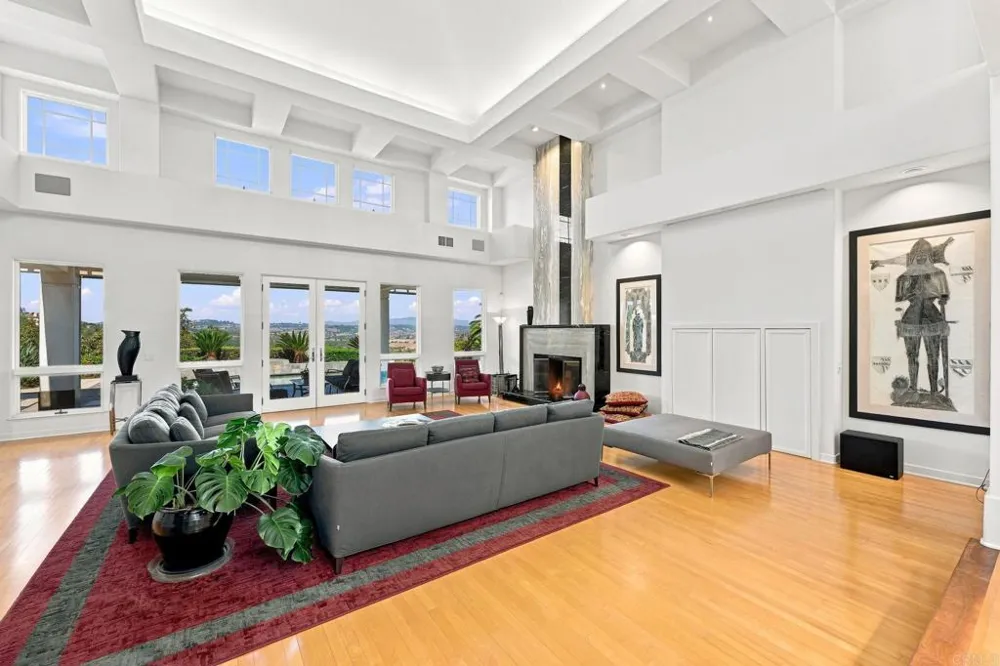 30306 Via Maria Elena Bonsall, CA 92003