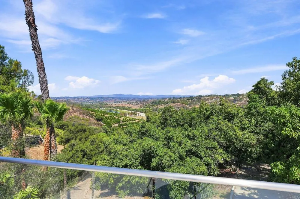 30306 Via Maria Elena Bonsall, CA 92003