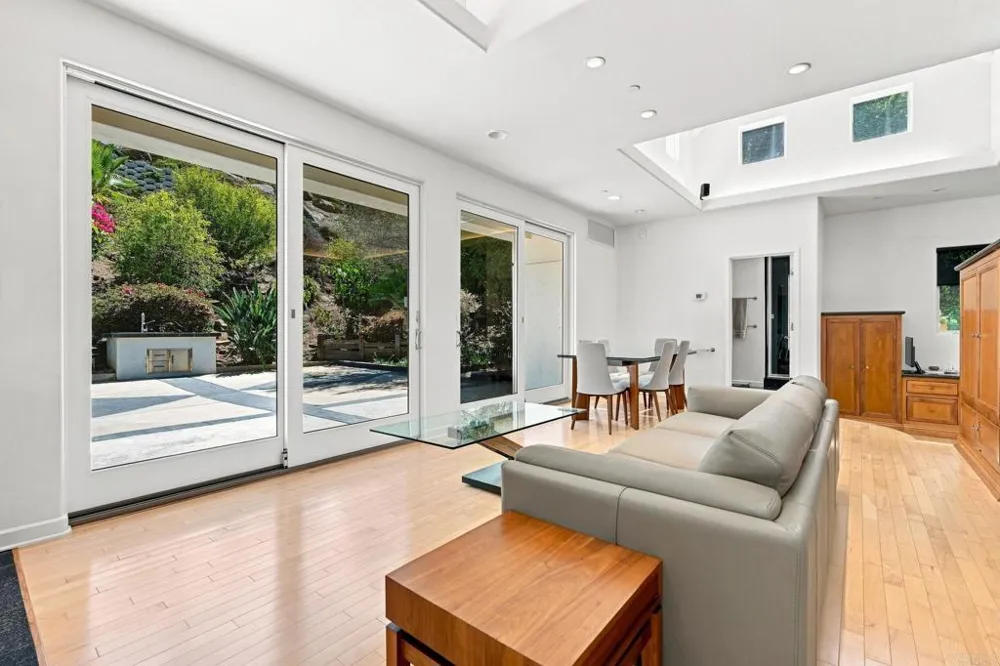 30306 Via Maria Elena Bonsall, CA 92003
