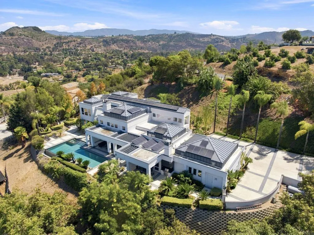 30306 Via Maria Elena Bonsall, CA 92003