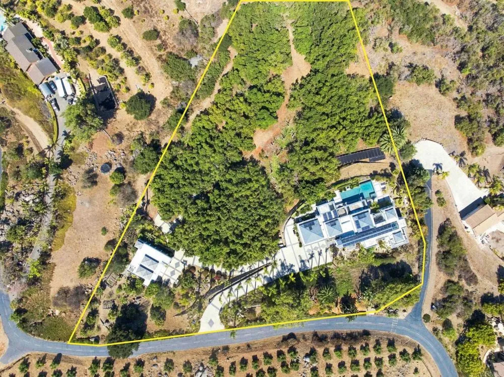 30306 Via Maria Elena Bonsall, CA 92003
