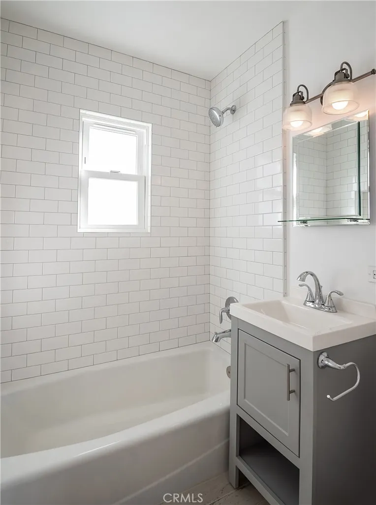 138 35th Street Hermosa Beach, CA 90254