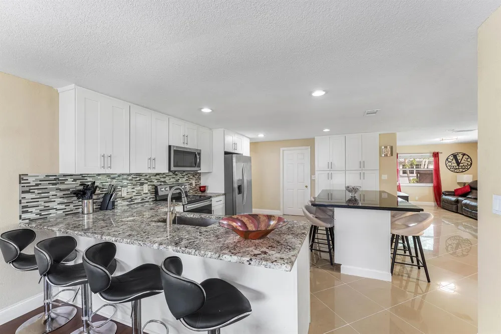 4025 NW 105TH AVENUE Coral Springs, FL 33065