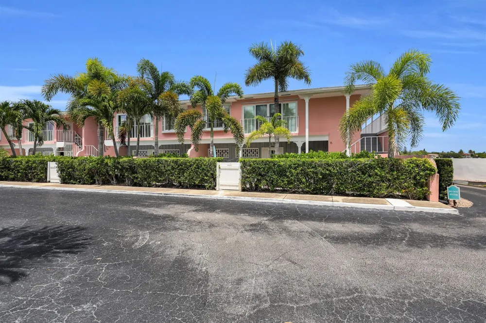 475 Tequesta Drive #16 Tequesta, FL 33469
