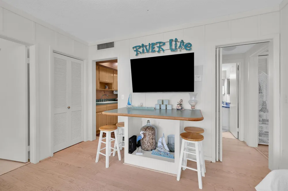 475 Tequesta Drive #16 Tequesta, FL 33469