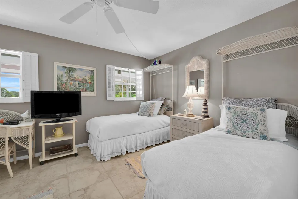 475 Tequesta Drive #16 Tequesta, FL 33469