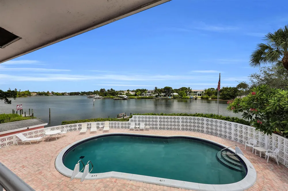 475 Tequesta Drive #16 Tequesta, FL 33469