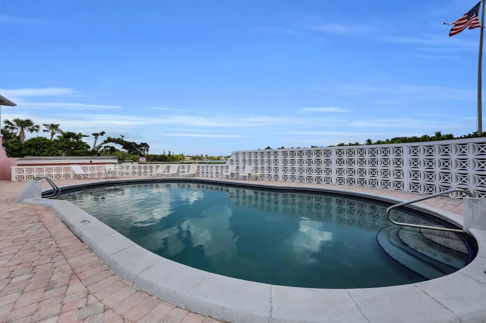 475 Tequesta Drive #16 Tequesta, FL 33469