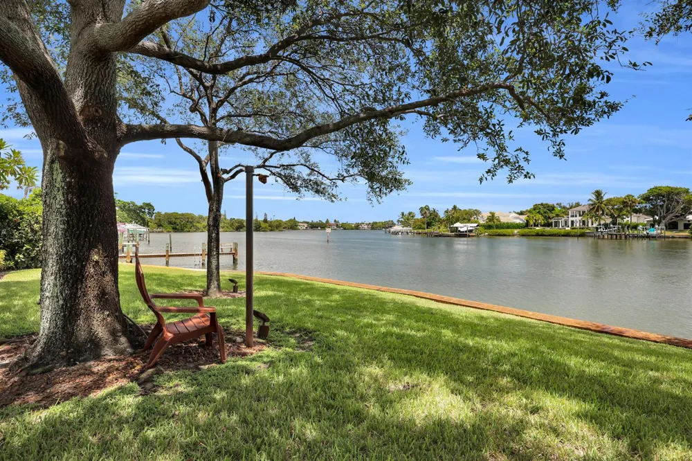 475 Tequesta Drive #16 Tequesta, FL 33469