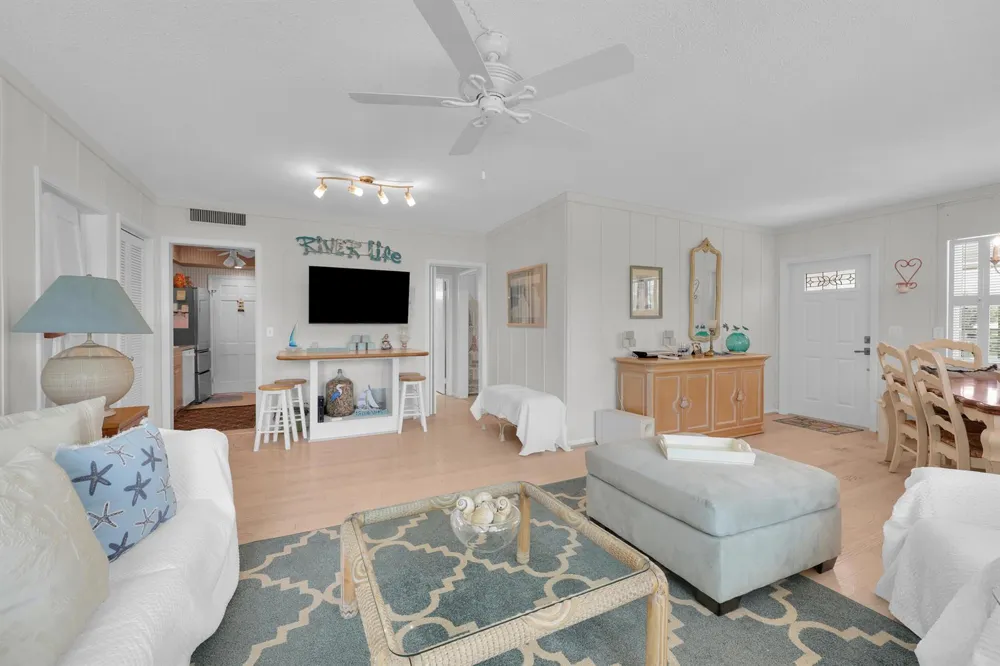 475 Tequesta Drive #16 Tequesta, FL 33469