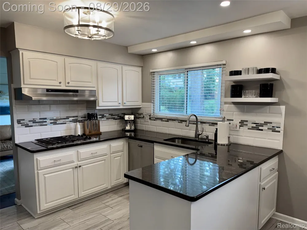 30675 Old Stream Street Southfield City, MI 48076