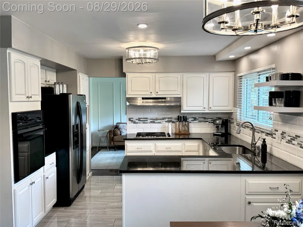 30675 Old Stream Street Southfield City, MI 48076
