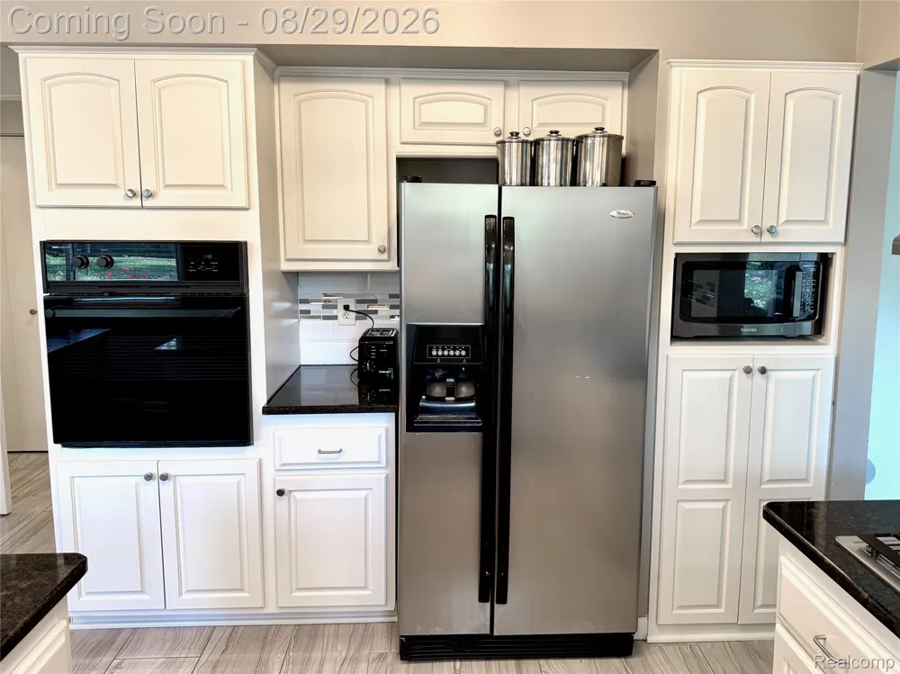 30675 Old Stream Street Southfield City, MI 48076
