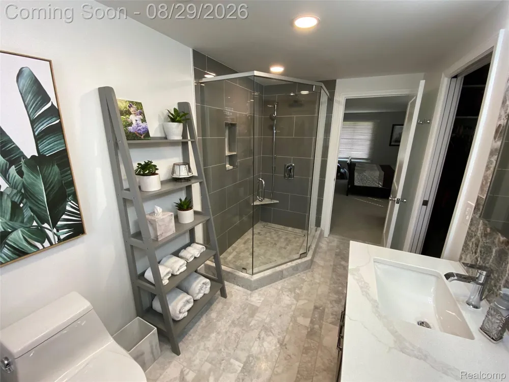 30675 Old Stream Street Southfield City, MI 48076