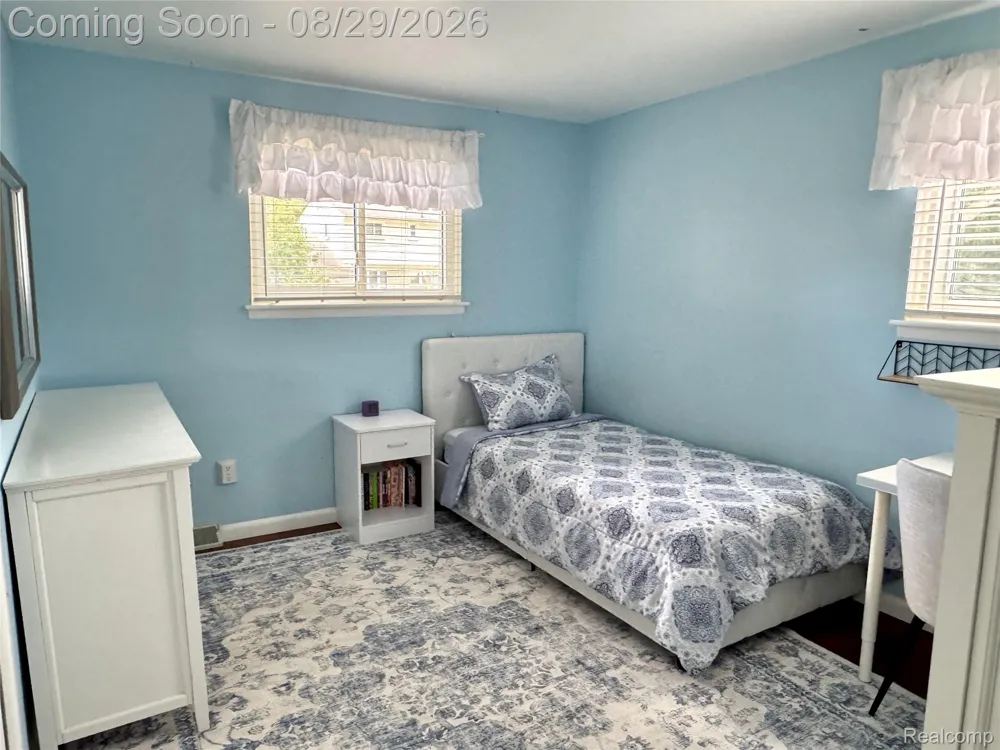 30675 Old Stream Street Southfield City, MI 48076