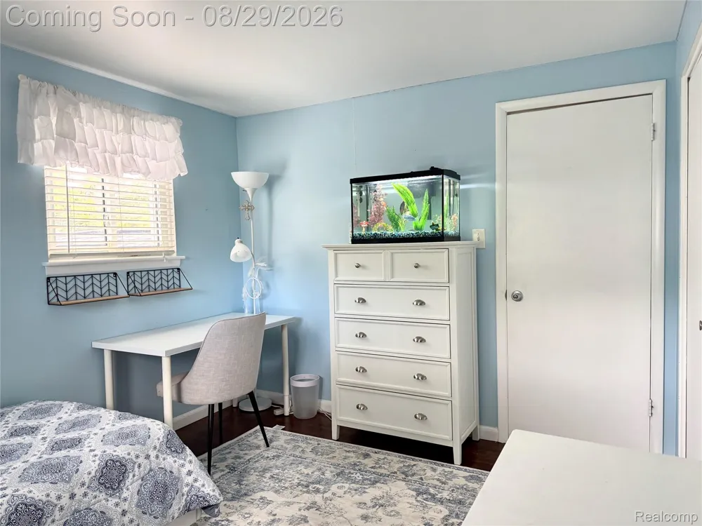 30675 Old Stream Street Southfield City, MI 48076