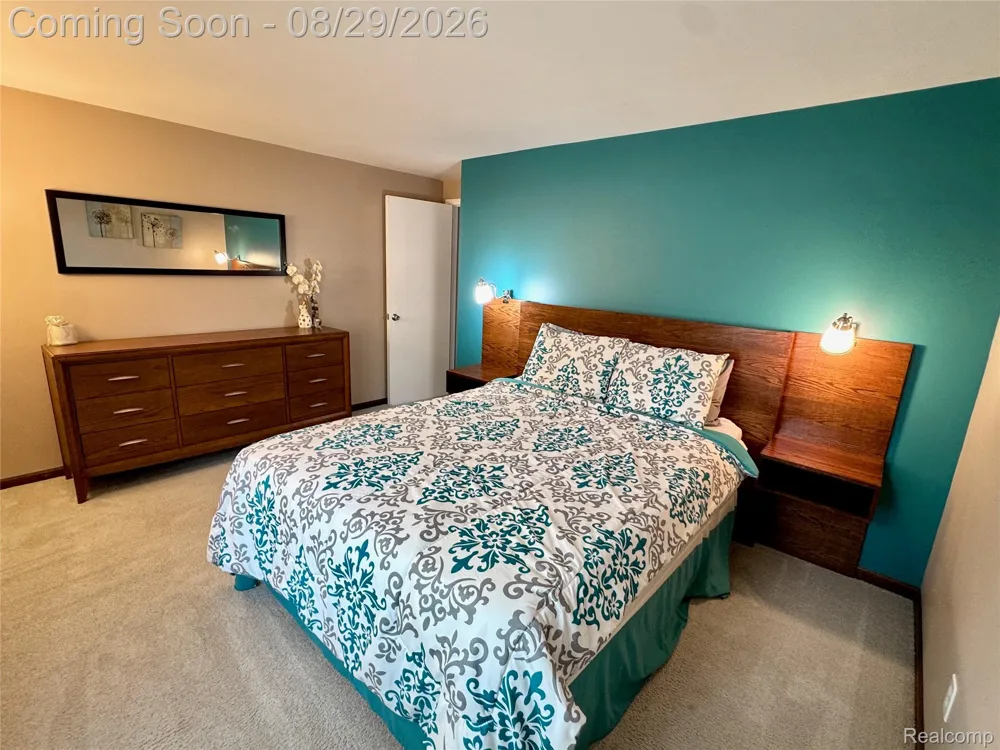 30675 Old Stream Street Southfield City, MI 48076