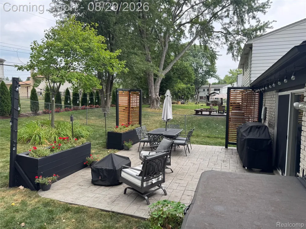 30675 Old Stream Street Southfield City, MI 48076