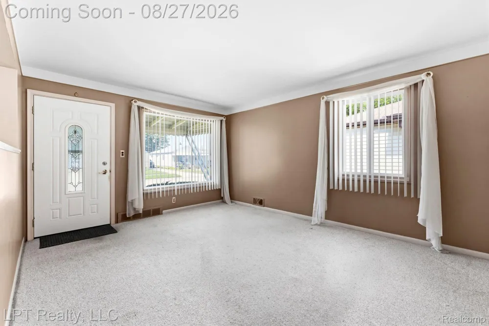 6431 Mayfair Street Taylor City, MI 48180