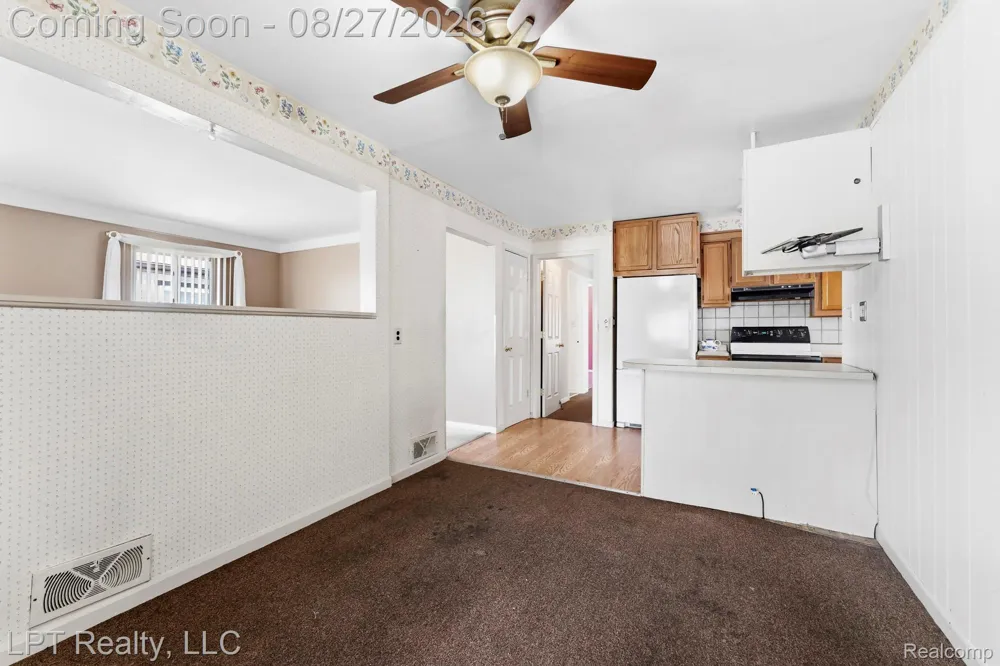 6431 Mayfair Street Taylor City, MI 48180