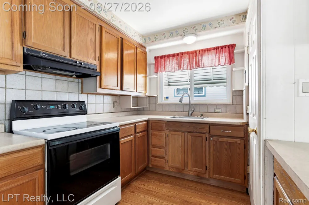 6431 Mayfair Street Taylor City, MI 48180
