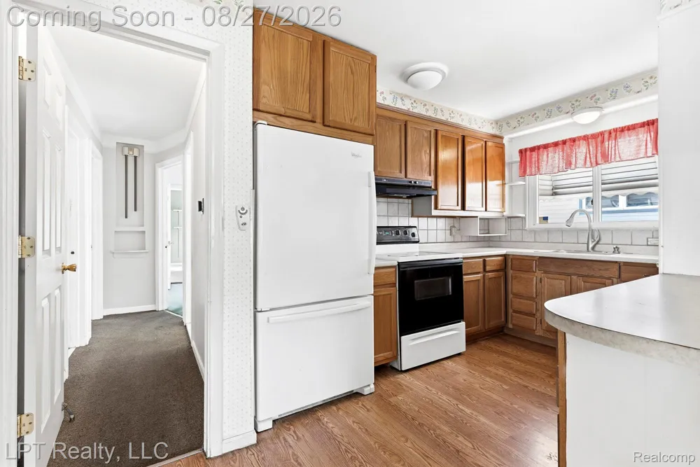 6431 Mayfair Street Taylor City, MI 48180