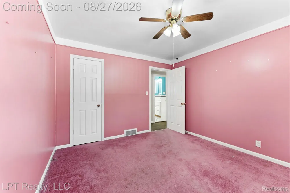 6431 Mayfair Street Taylor City, MI 48180