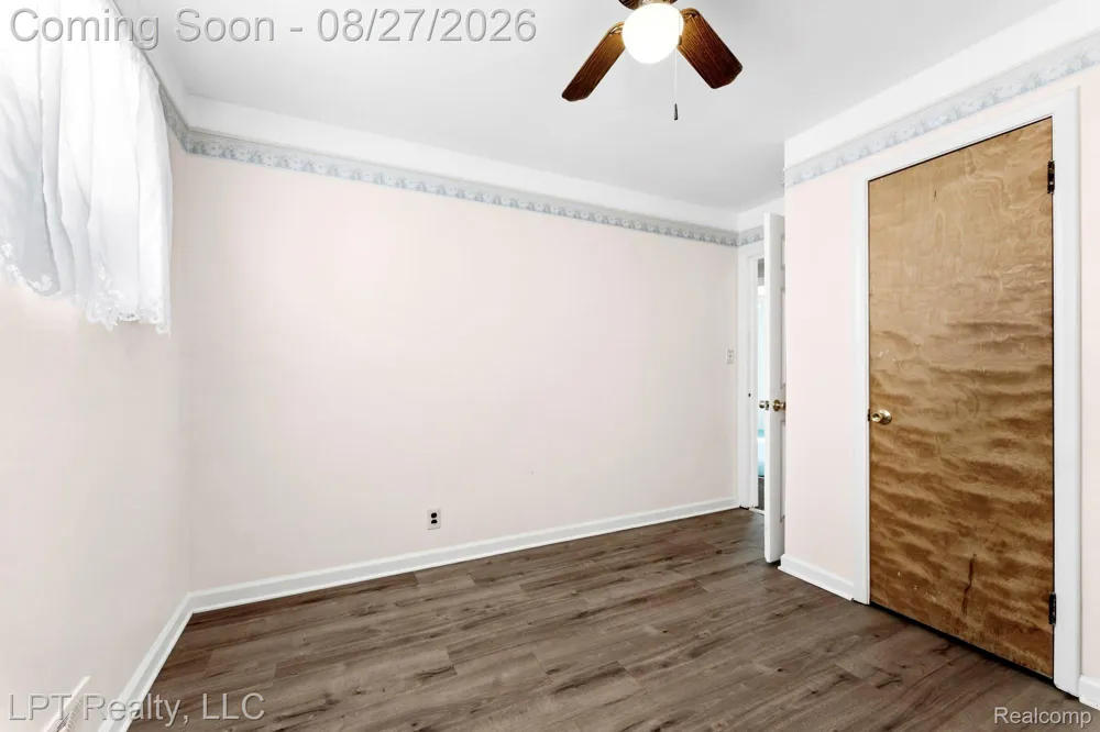 6431 Mayfair Street Taylor City, MI 48180