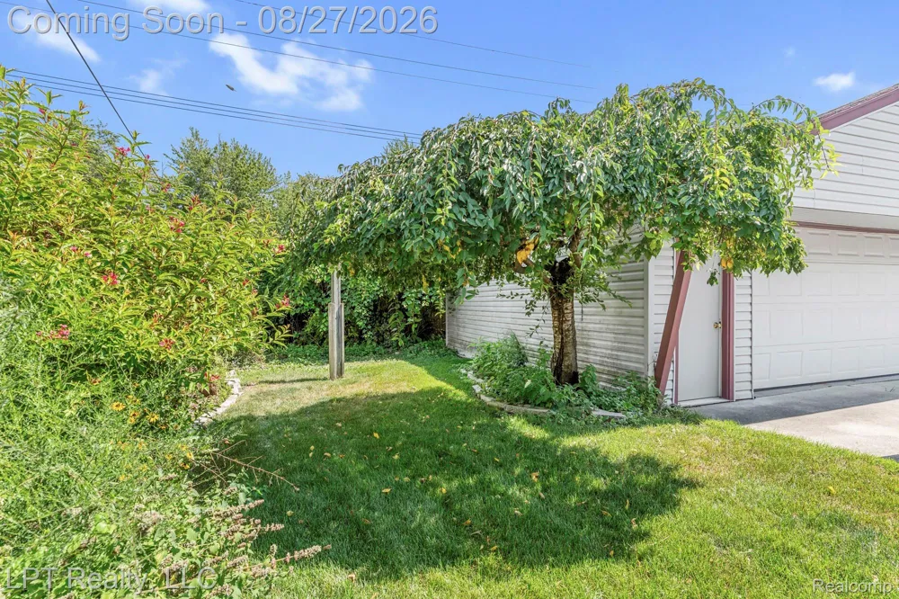 6431 Mayfair Street Taylor City, MI 48180