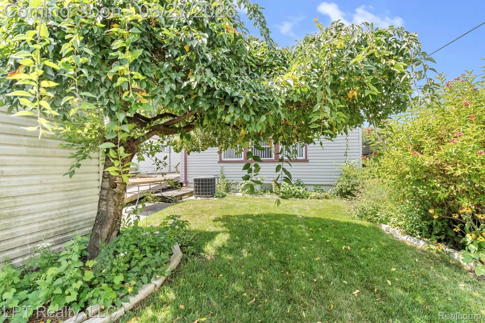 6431 Mayfair Street Taylor City, MI 48180