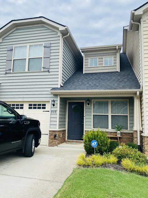 909 Granville Dr