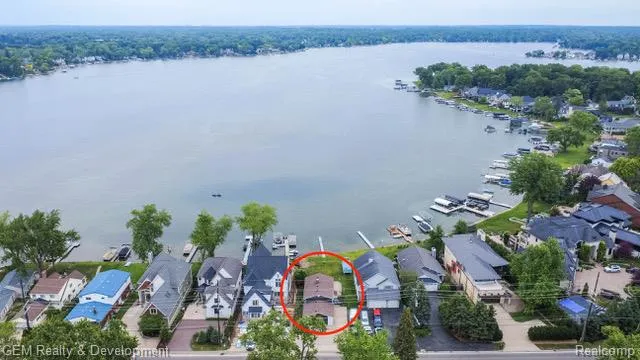 1869 Union Lake Road Commerce Charter Township, MI 48382