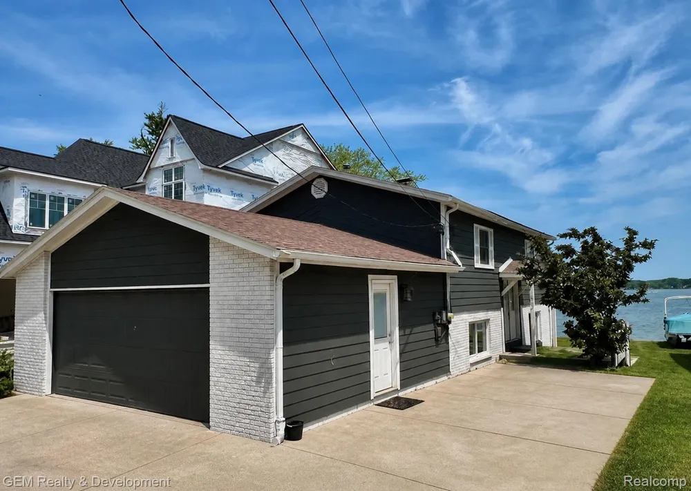 1869 Union Lake Road Commerce Charter Township, MI 48382