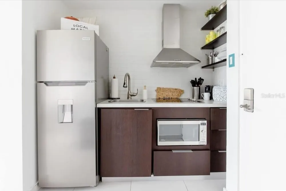 37 ISLA VERDE AVE. #1211 Carolina, PR 00979