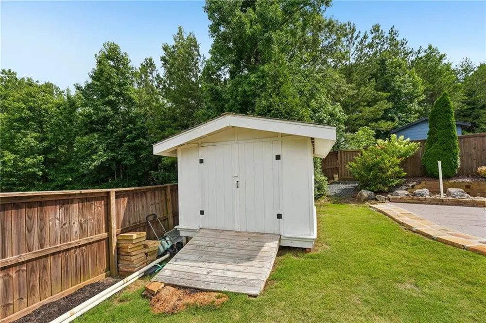109 Old Avery Drive Canton, GA 30115