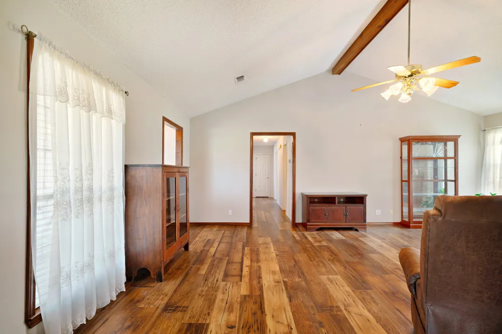 537 Farm Road 2820 Sumner, TX 75486