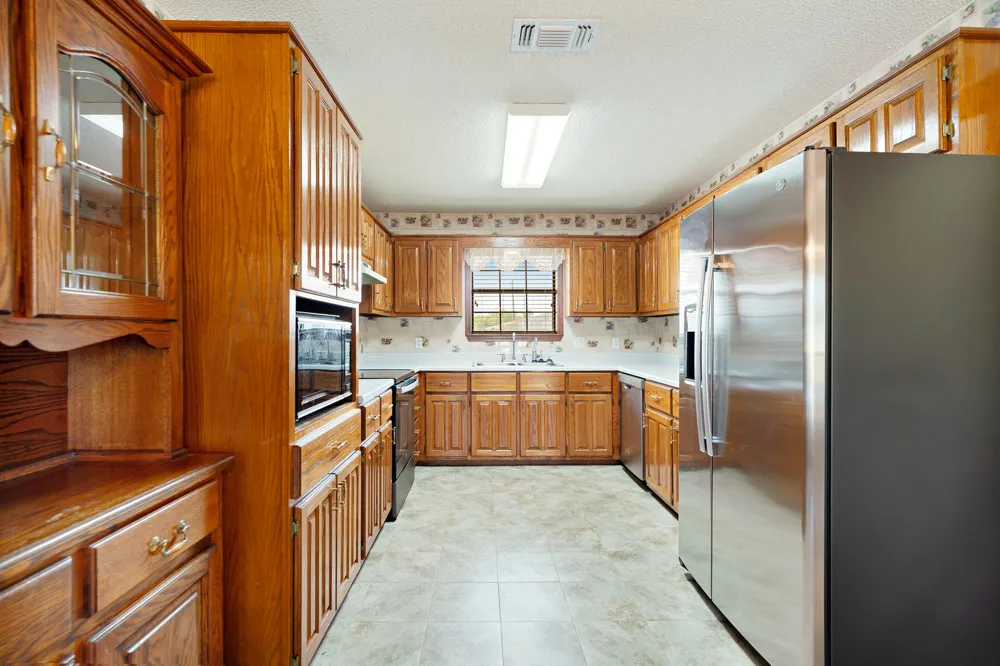 537 Farm Road 2820 Sumner, TX 75486