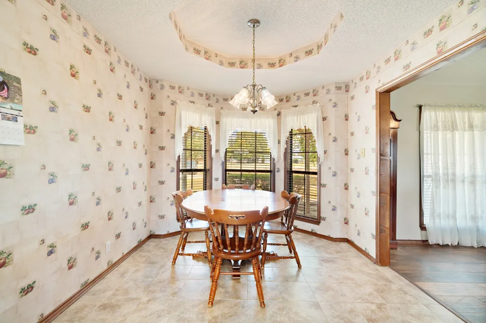537 Farm Road 2820 Sumner, TX 75486