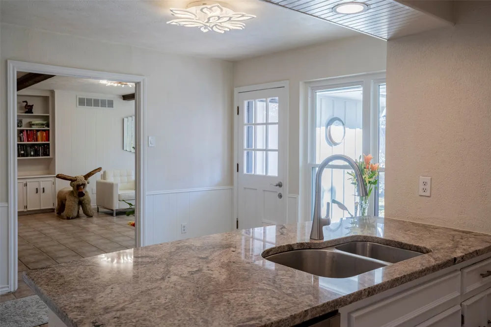 827 Teakwood Place Richardson, TX 75080
