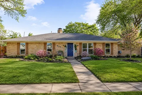 827 Teakwood Place