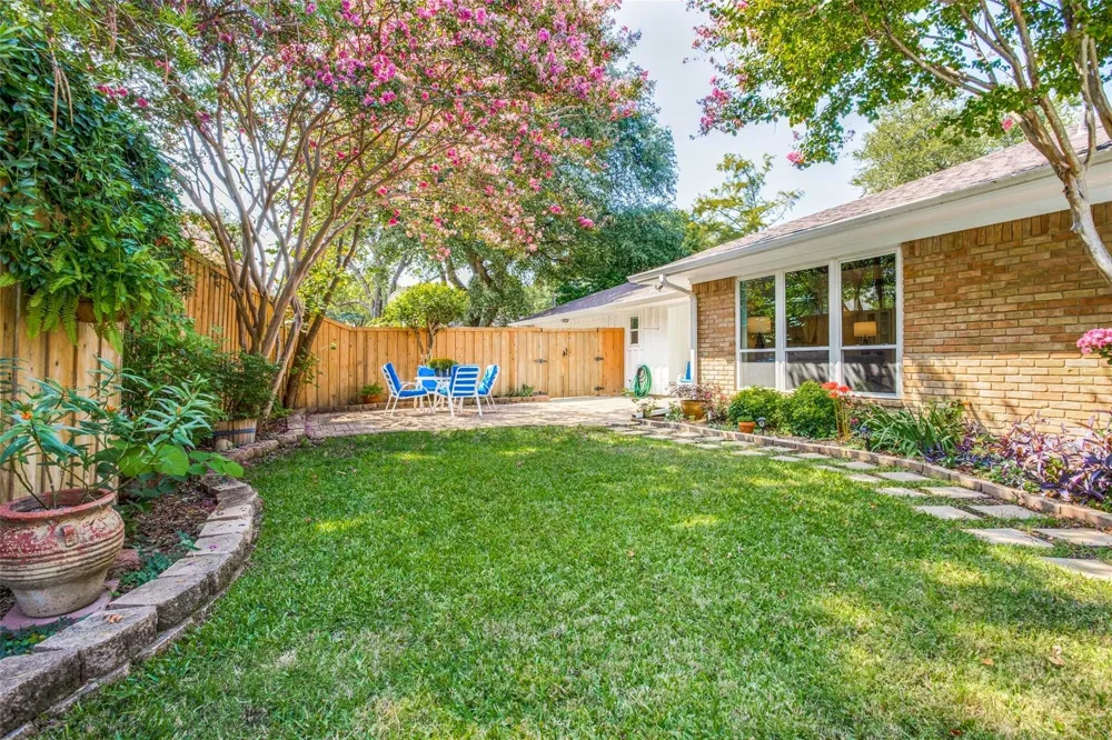 827 Teakwood Place Richardson, TX 75080