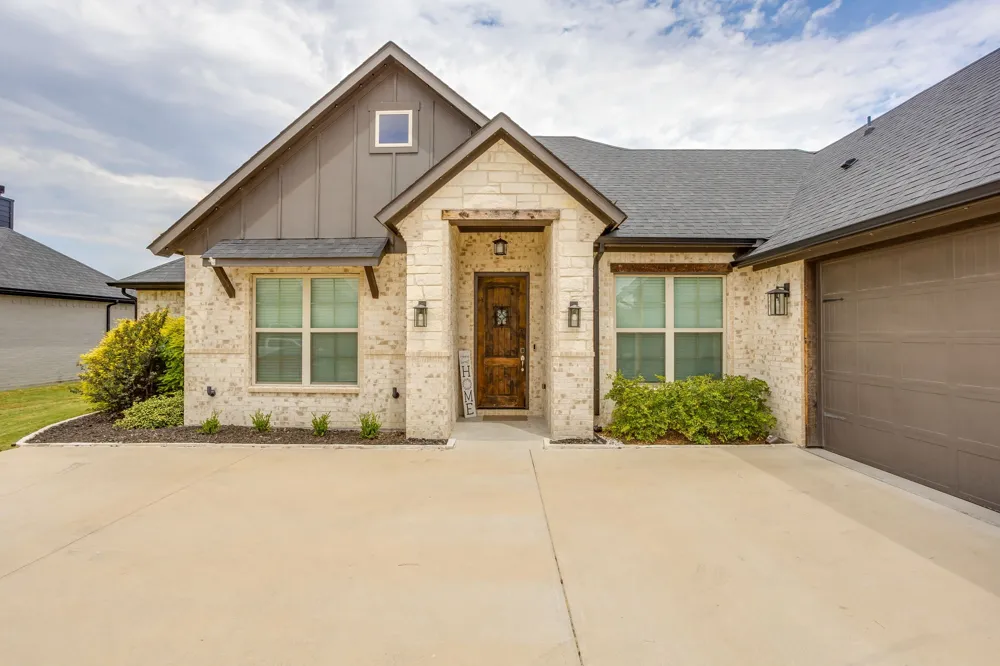 112 Steves Way Waxahachie, TX 75165