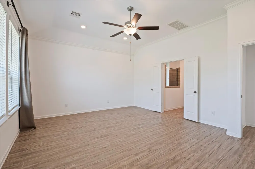 6318 Ontario Drive League City, TX 77573