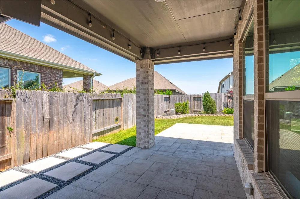 6318 Ontario Drive League City, TX 77573