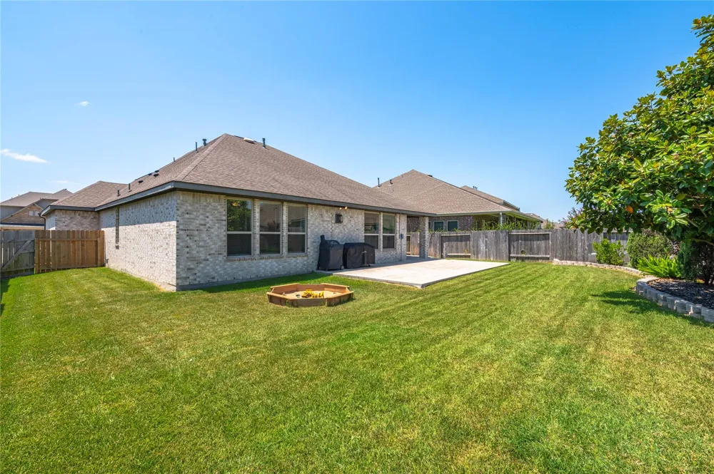 6318 Ontario Drive League City, TX 77573