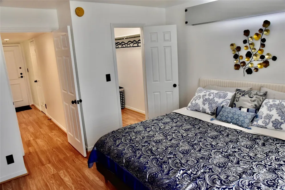 3525 Sage Road #701 Houston, TX 77056