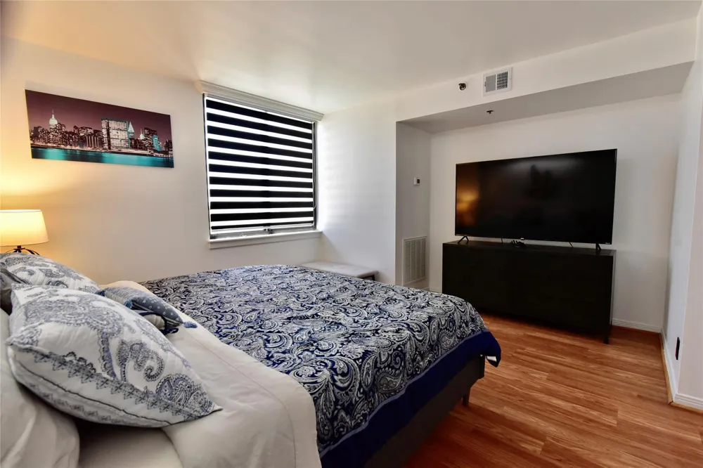 3525 Sage Road #701 Houston, TX 77056